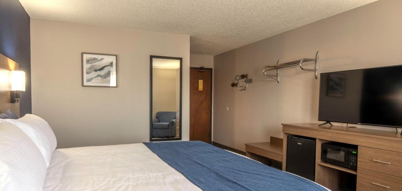 Hilltop Inn & Suites Grove Zewnętrze zdjęcie