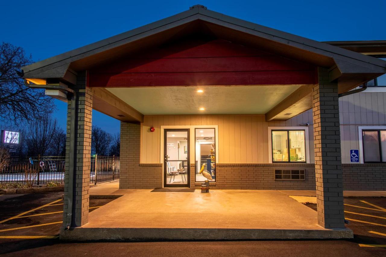 Hilltop Inn & Suites Grove Zewnętrze zdjęcie