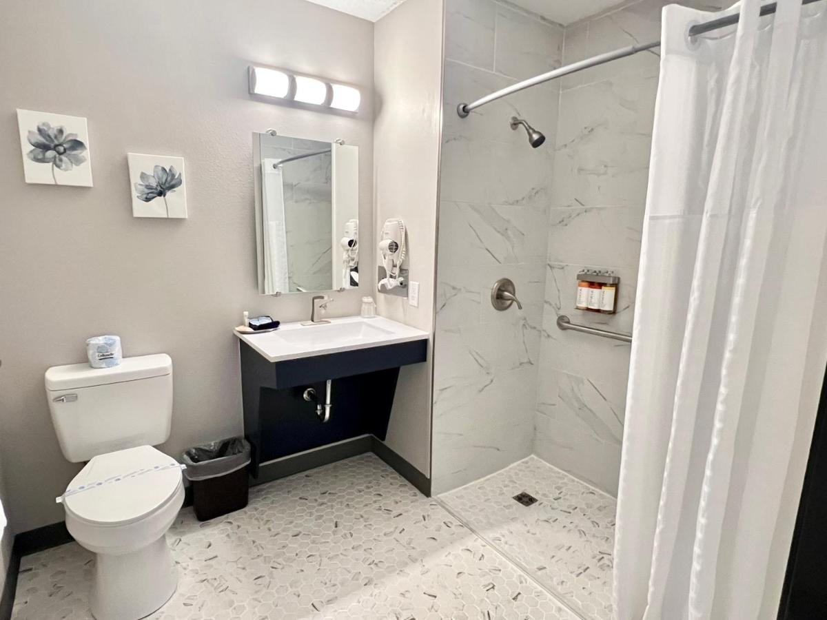 Hilltop Inn & Suites Grove Zewnętrze zdjęcie